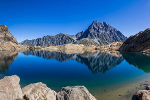 acrylic-print-calming-mountain-lake