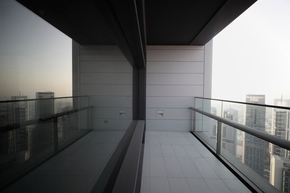 modern-3-piece-canvas-print-balcony-in-dubai