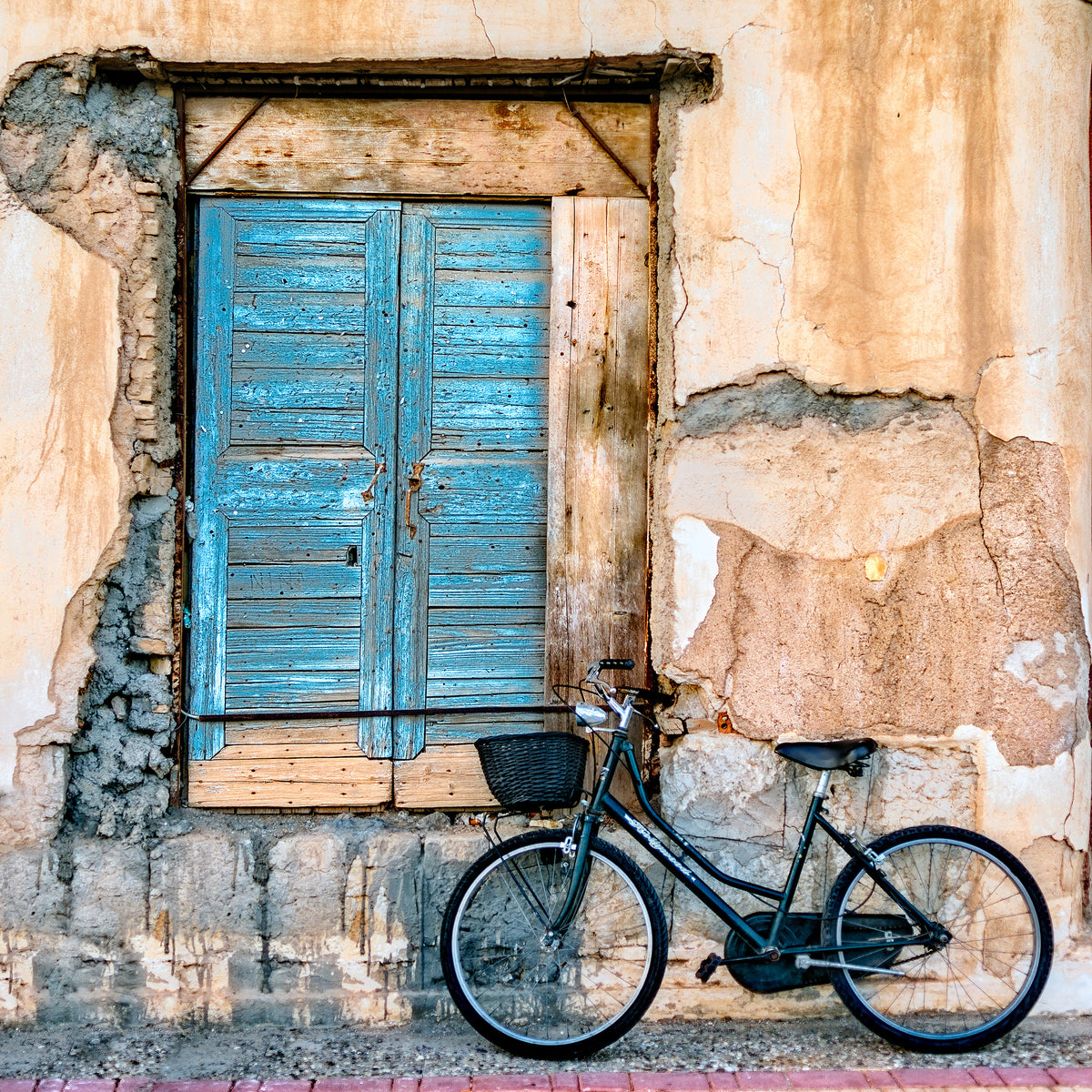 4-piece-acrylic-print-old-window-and-bicycle