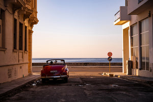 framedposter-print-watching-the-sun-set-havana-x