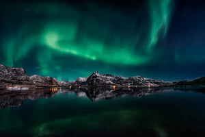 framedcanvas-print-lofoten-aurora-reflection