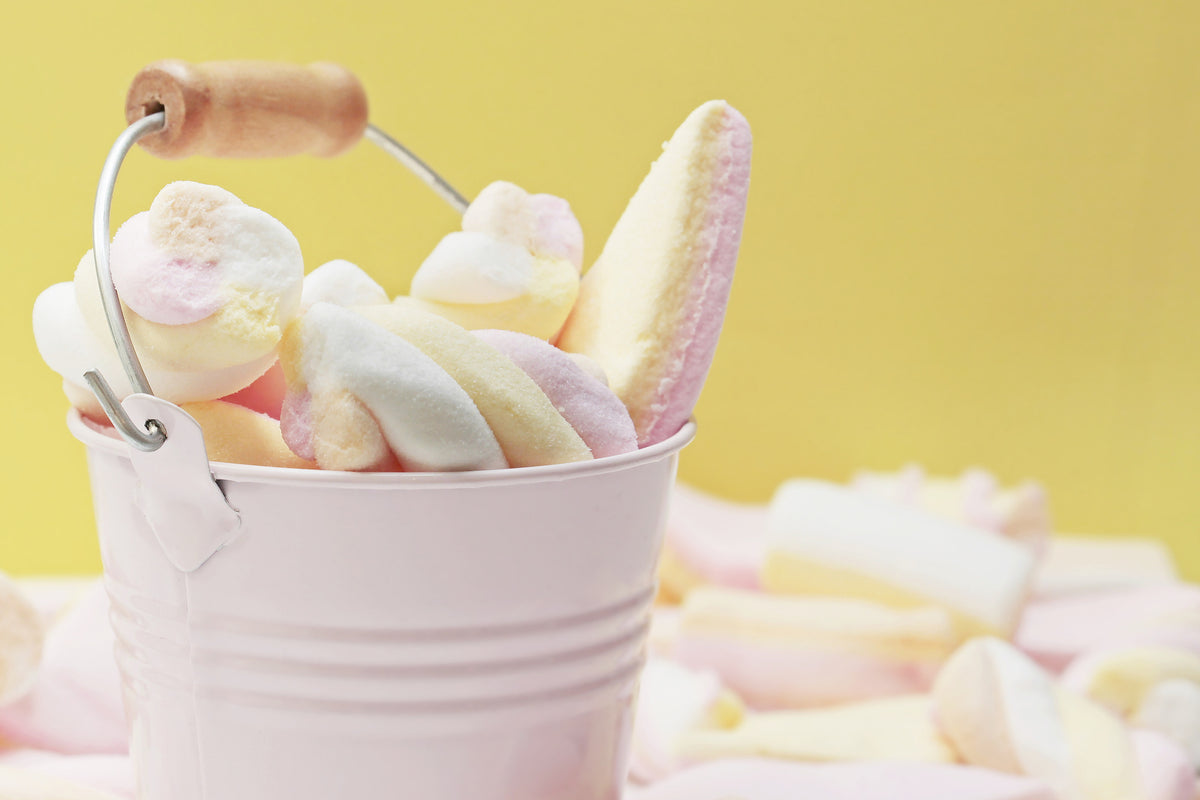 canvas-print-marshmallow-in-the-bucket