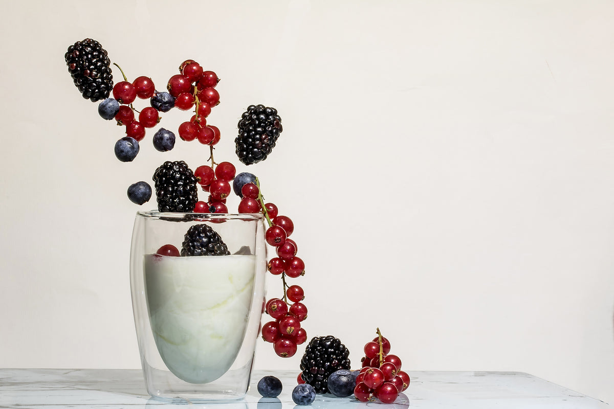 canvas-print-yogurt-with-berries