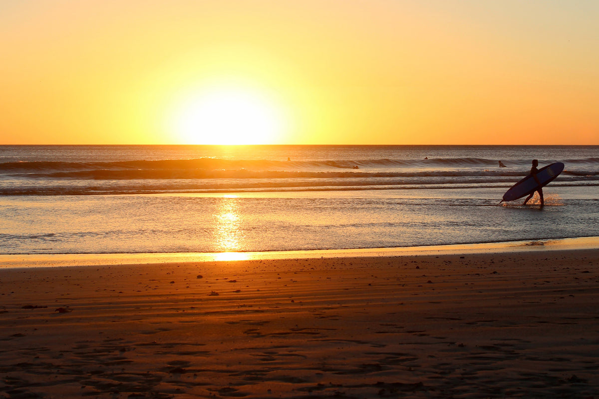 canvas-print-the-lonely-surfer