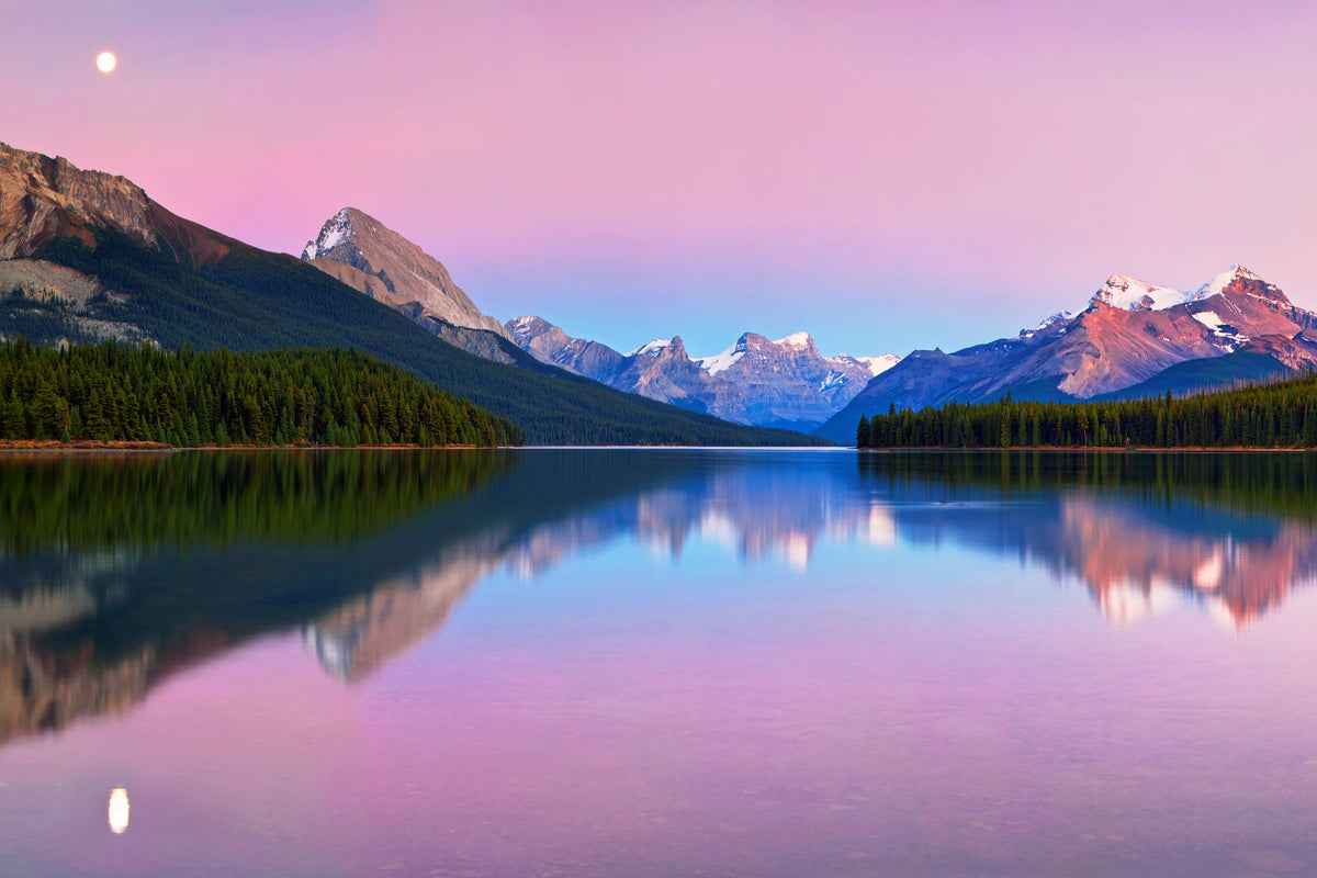 framedcanvas-print-maligne-lake