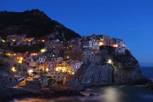framedcanvas-print-at-night-in-cinque